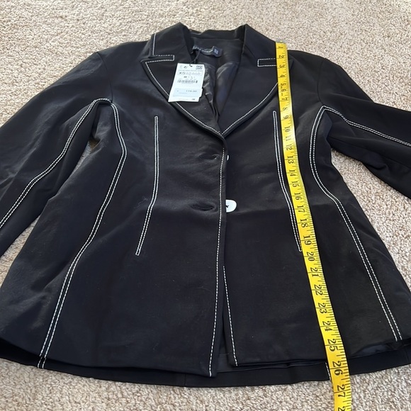 New! Zara XS blazer with contrast stitching. - Picture 9 of 13